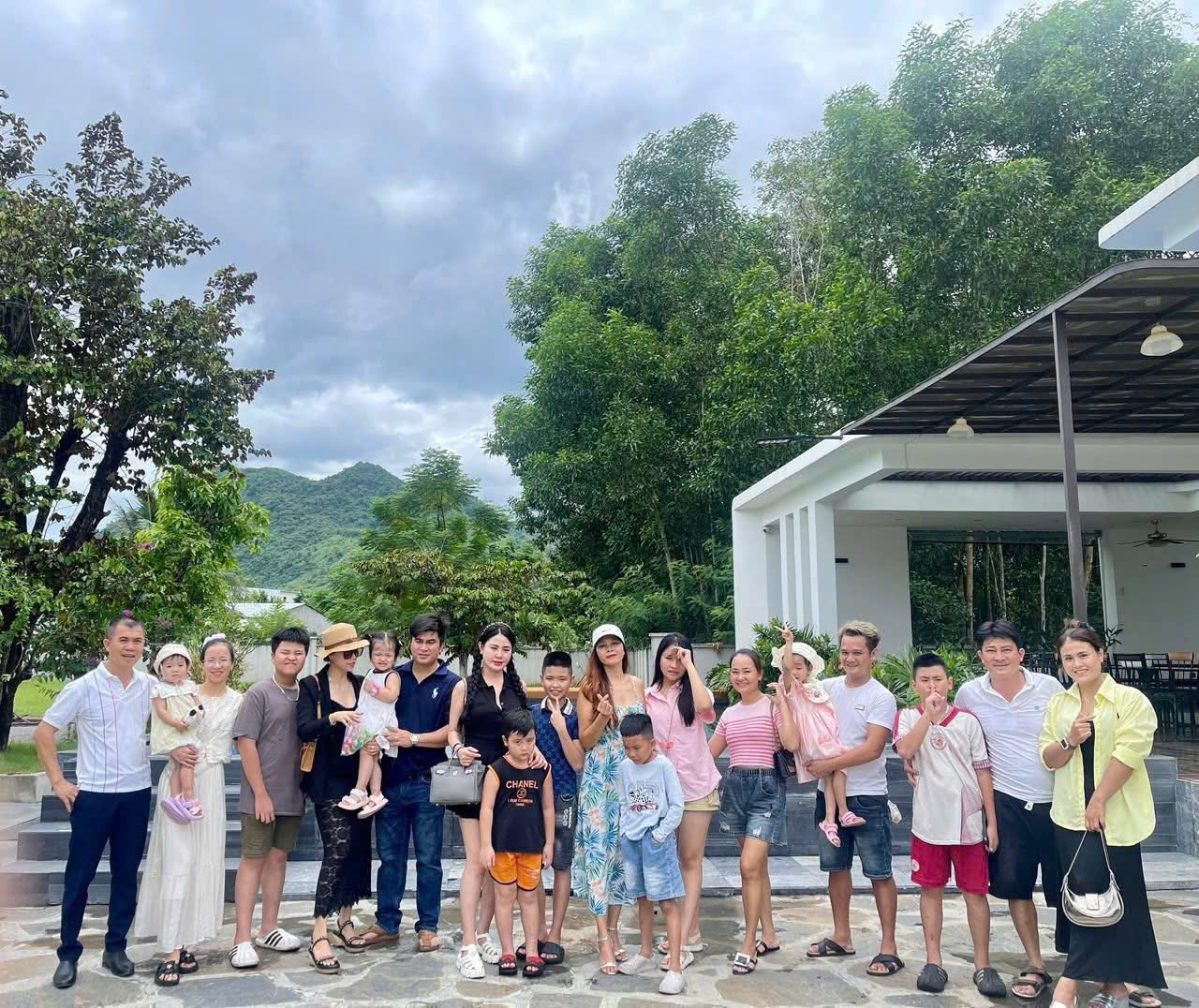 Gia đình tại villa